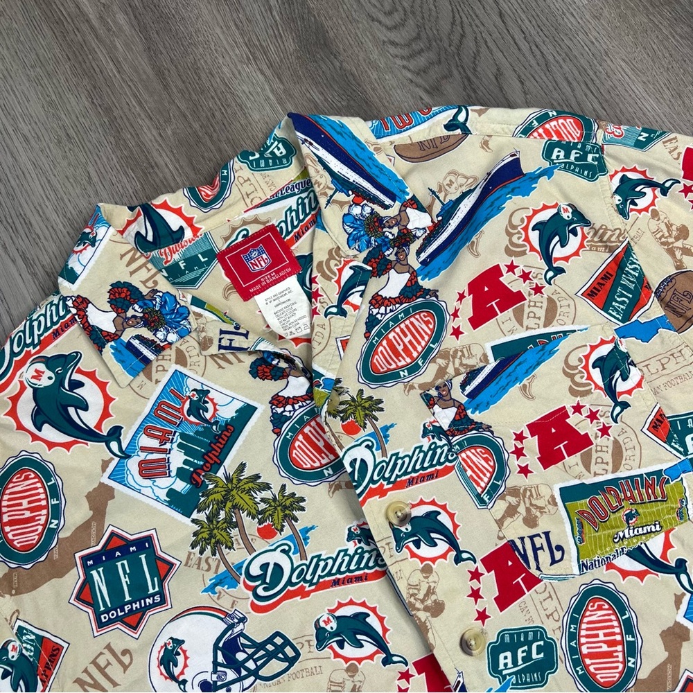 Miami Dolphins NFL Shirt Mens M Beige Hawaiian Print Button‎ Up Football AOP VF